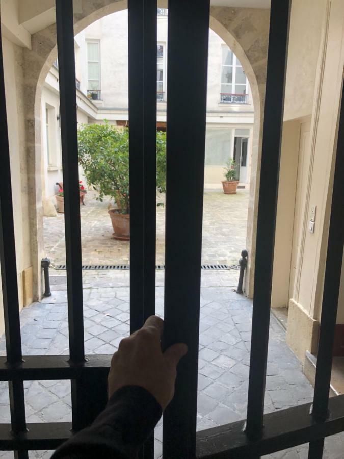 Metro Gambetta Apartment Париж Екстериор снимка